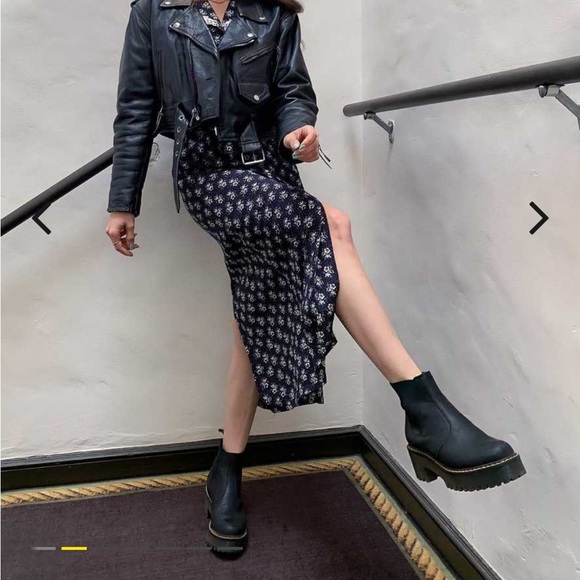 Dr. Martens ROMETTY WYOMING LEATHER PLATFORM CHELSEA BOOTS - Picture 4 of 16